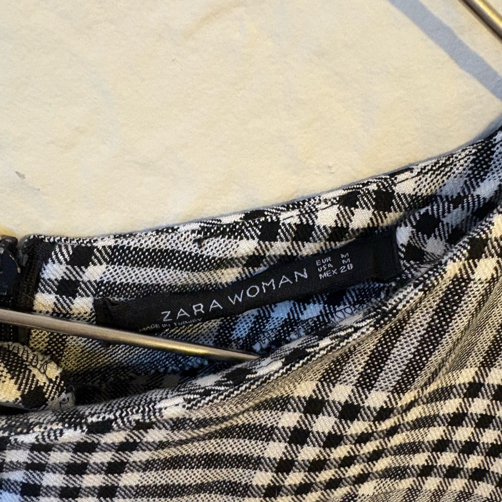 Zara Black and White Mini Puff Sleeve Dress - Picture 4 of 4